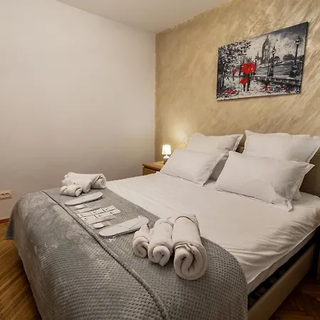 North Urban Escape Aviatiei - Parking - Self Check-in Appartement