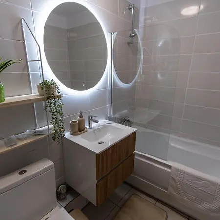 North Urban Escape Aviatiei - Free Parking - Self Check-in Apartment Bucharest